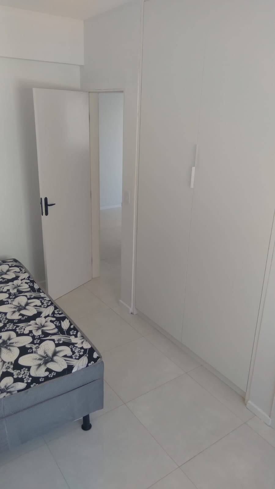 Apartamento à venda com 2 quartos, 70m² - Foto 17