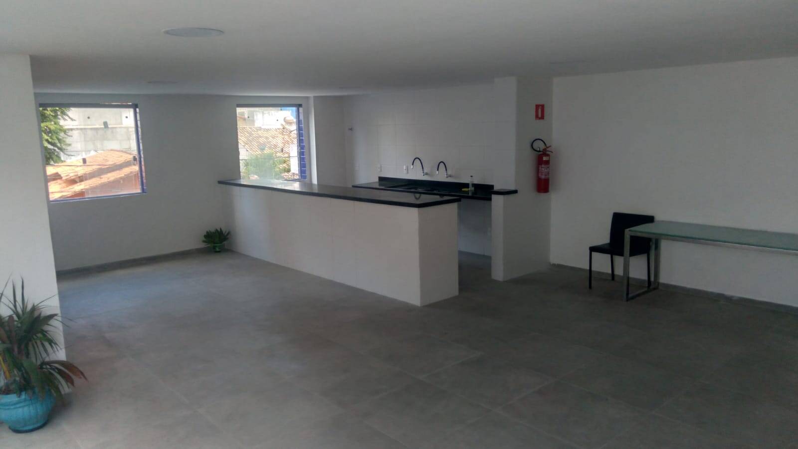 Apartamento à venda com 2 quartos, 70m² - Foto 4