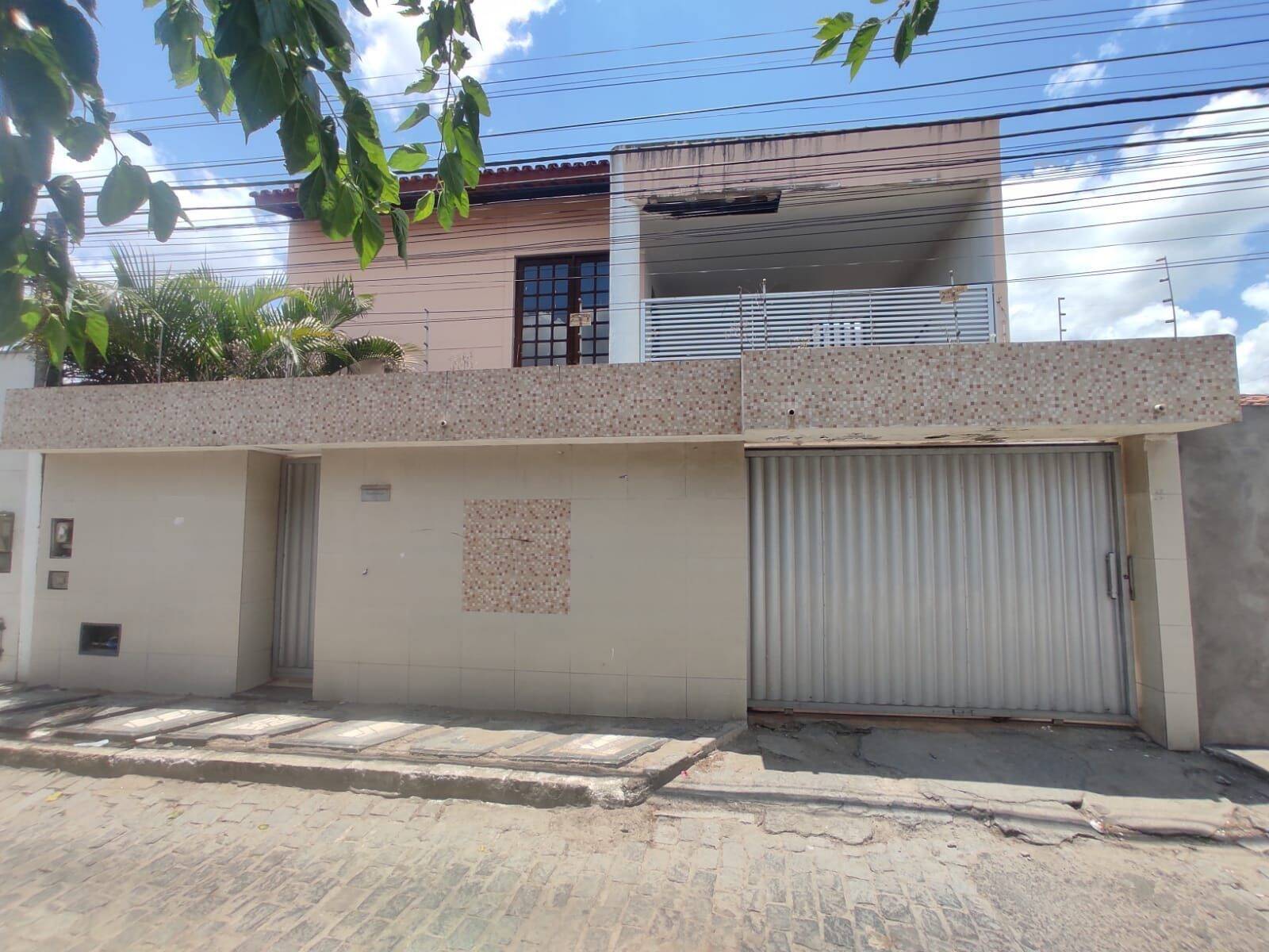#2876 - Casa para Venda em Feira de Santana - BA