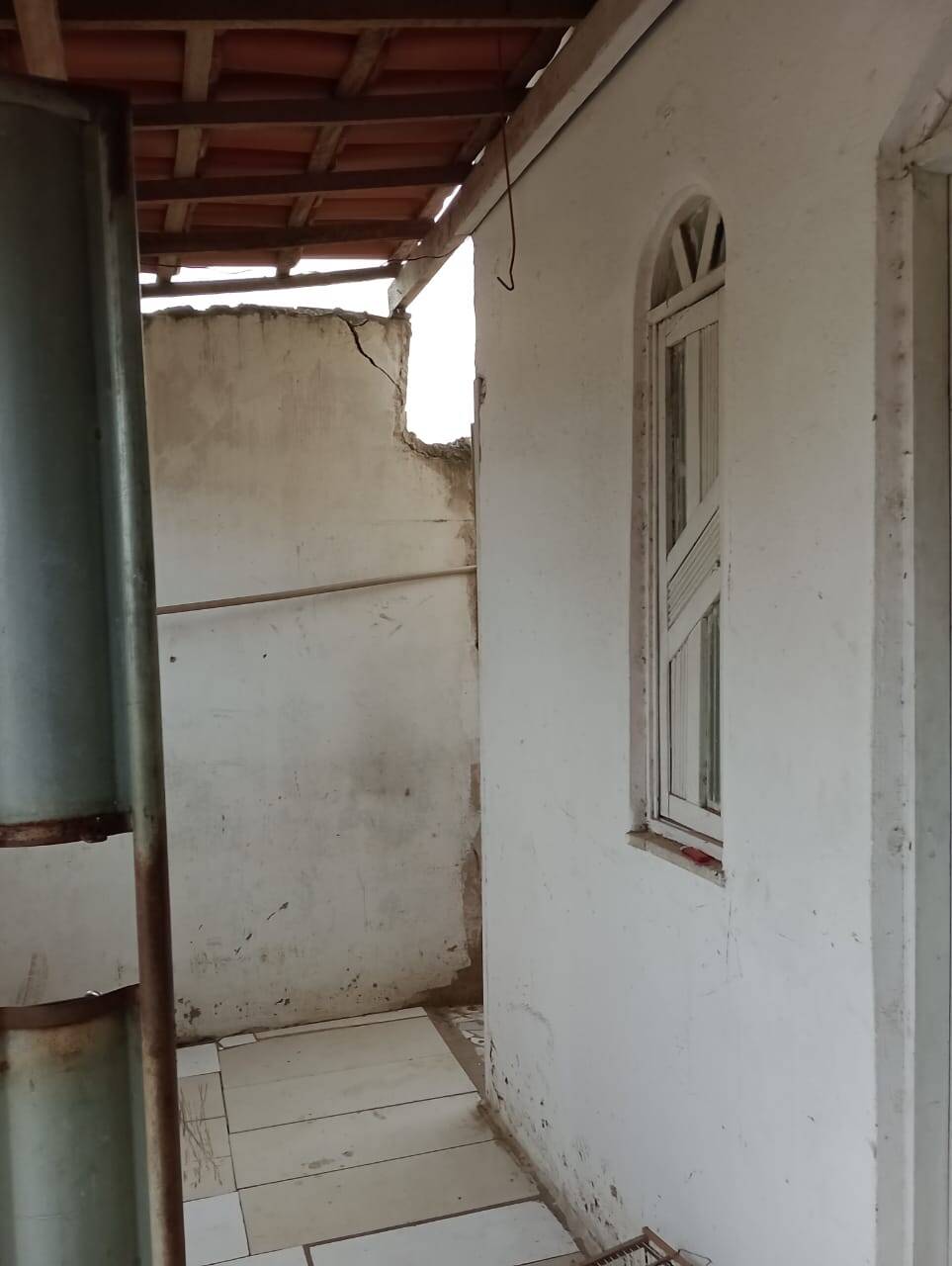 Casa à venda com 2 quartos, 200m² - Foto 4