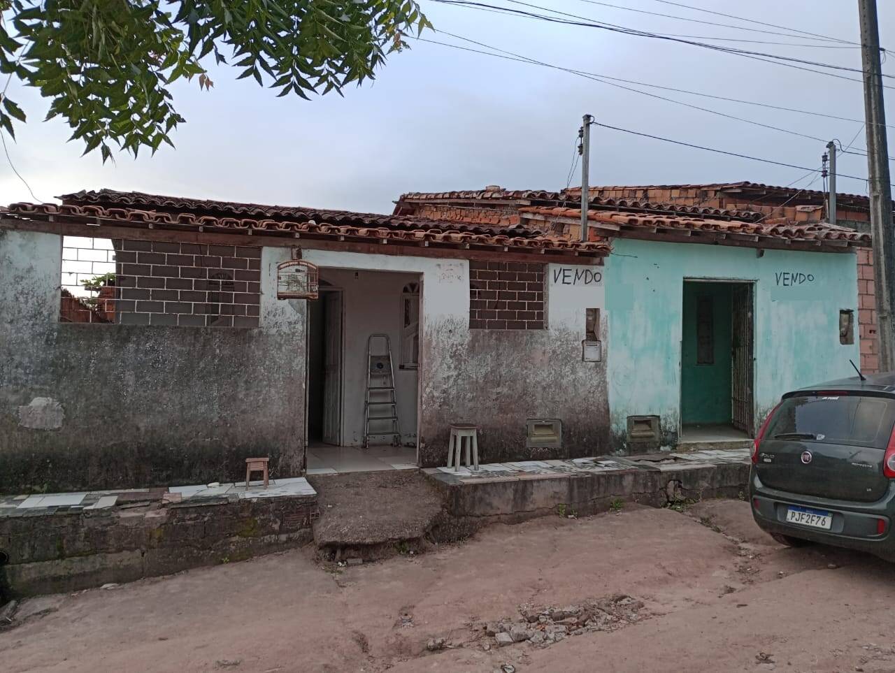 Casa à venda com 2 quartos, 200m² - Foto 1