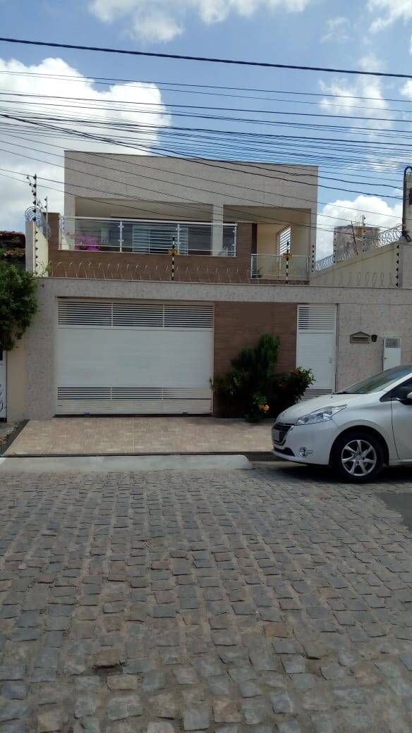 #2965 - Casa para Venda em Feira de Santana - BA