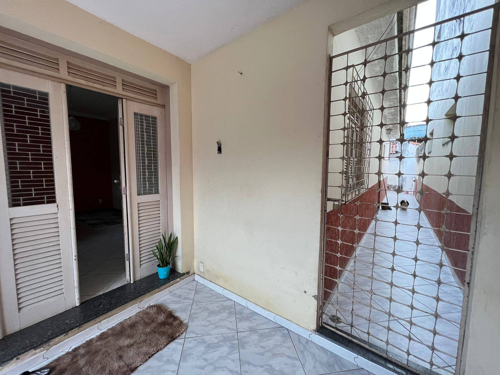 Casa à venda com 5 quartos, 200m² - Foto 3