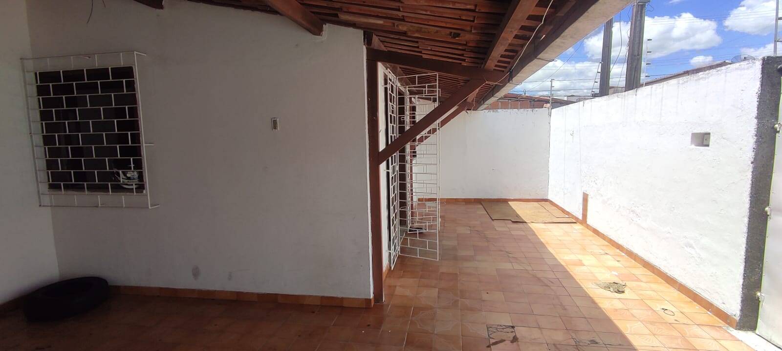 #3038 - Casa para Venda em Feira de Santana - BA