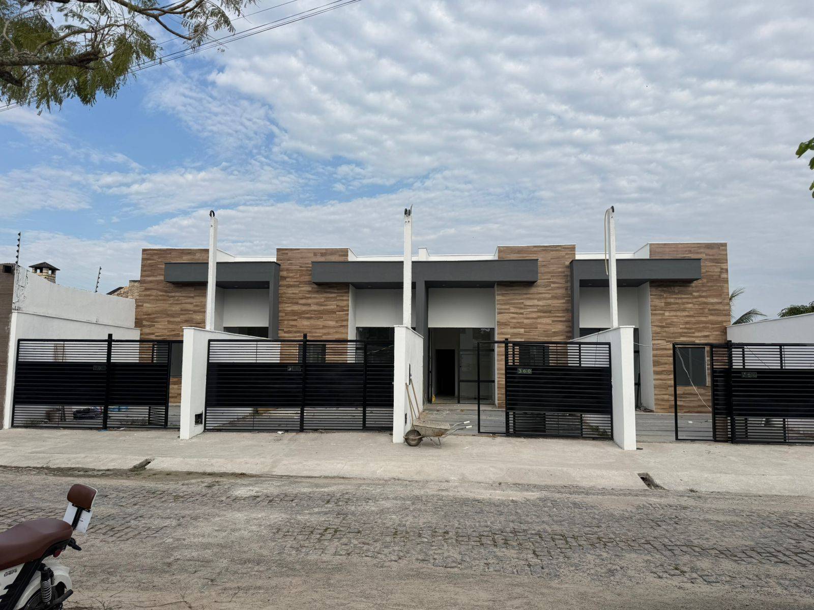 #3225 - Casa para Venda em Feira de Santana - BA