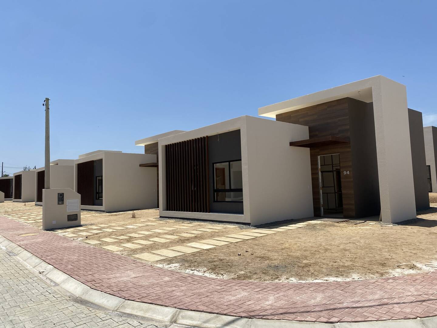 #3266 - Casa para Venda em Feira de Santana - BA