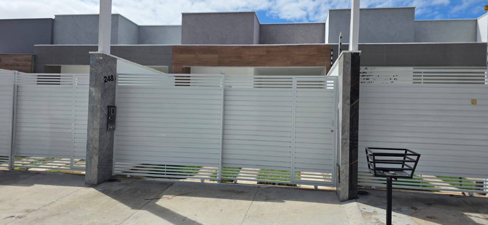 #3301 - Casa para Venda em Feira de Santana - BA
