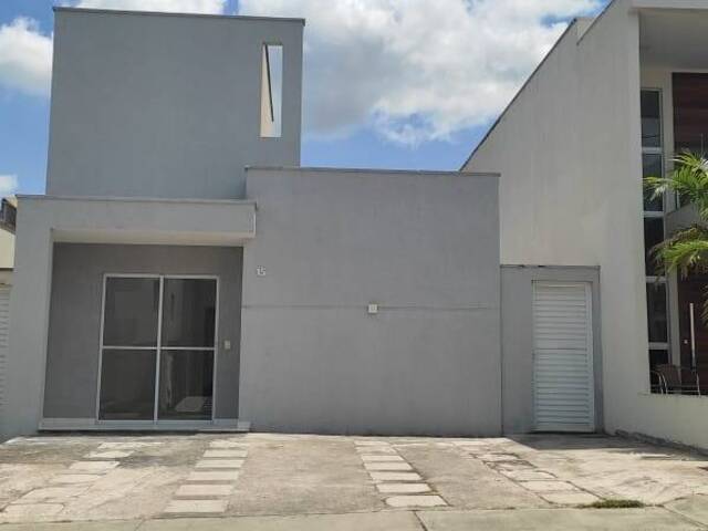 #2754 - Casa para Venda em Feira de Santana - BA