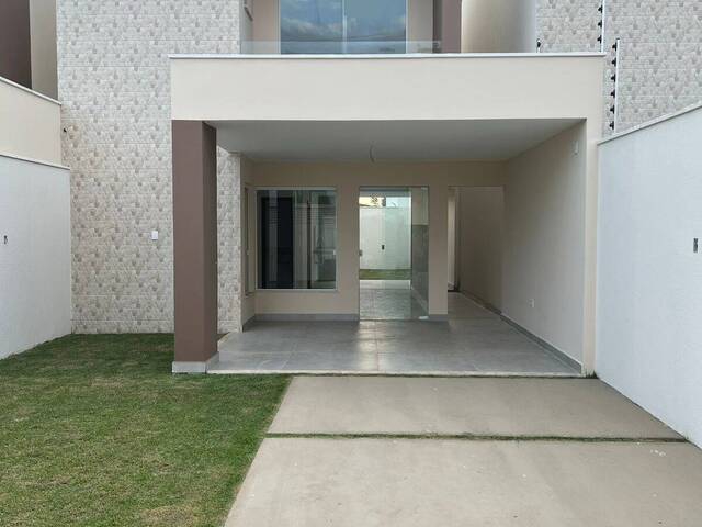#2957 - Casa para Venda em Feira de Santana - BA