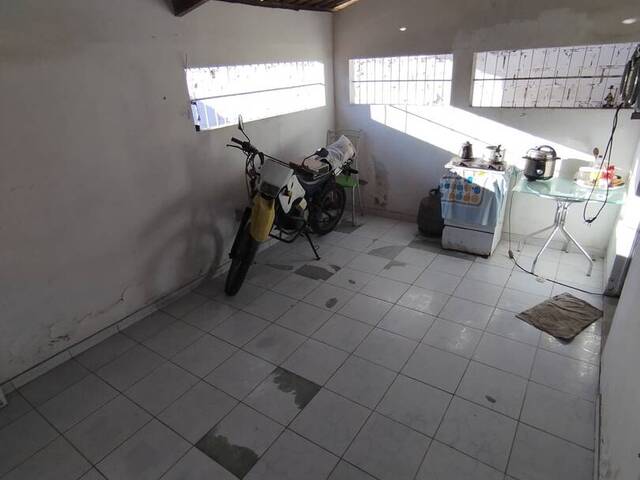 #2996 - Casa para Venda em Feira de Santana - BA