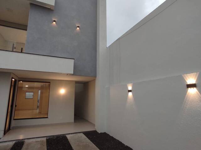 #3027 - Casa para Venda em Feira de Santana - BA