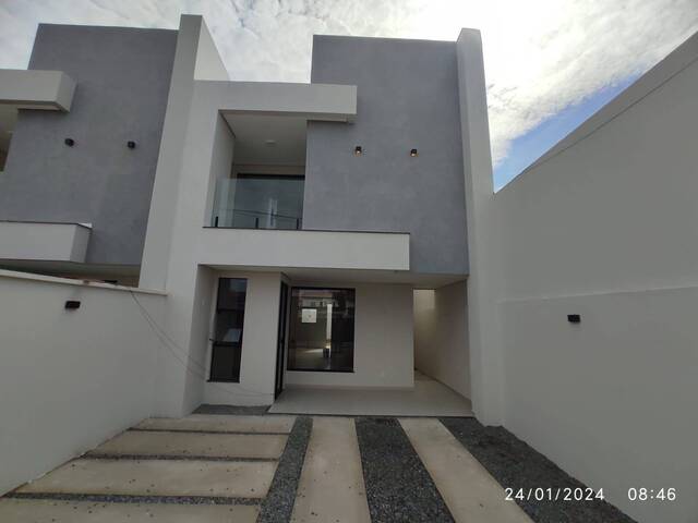 #3027 - Casa para Venda em Feira de Santana - BA