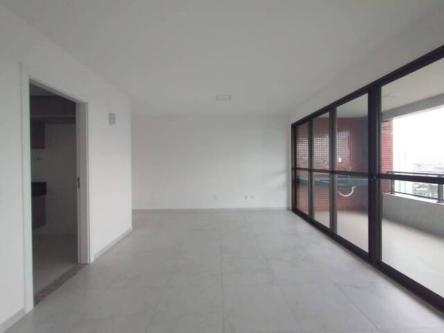 Apartamento para Venda em Feira de Santana - 4